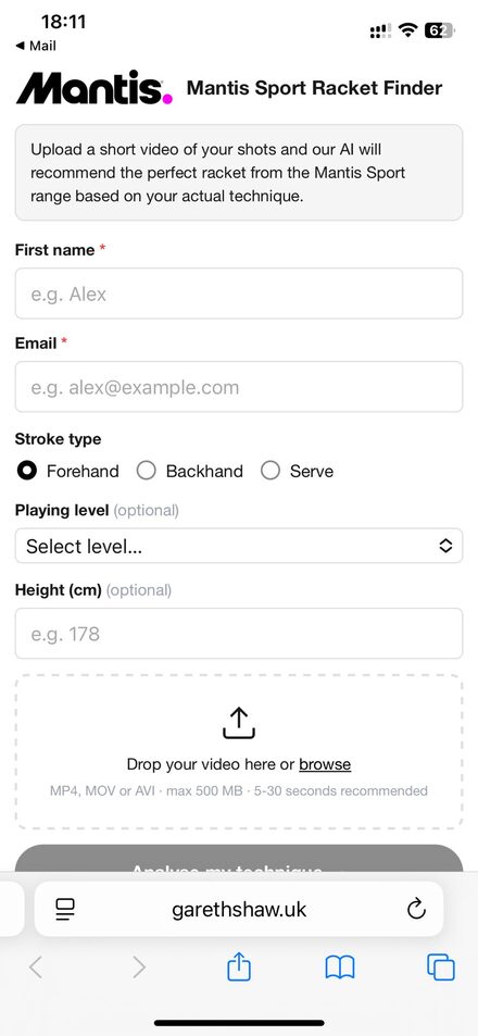 Racket Selector — Mantis Sport branded upload form